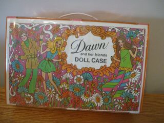 Topper Toys Dawn And Her Friends Doll Case,  3 Dolls And Accessories 1971
