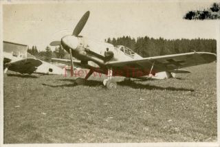 Wwii Photo - Us Gi View Of Captured German Messerschmitt Me - 109 Fighter Plane