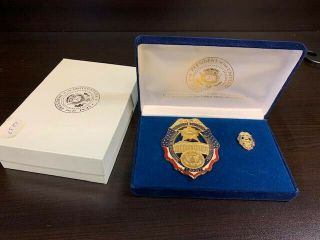 U.  S.  Secret Service 2001 Inauguration Commemorative Badge And Pin