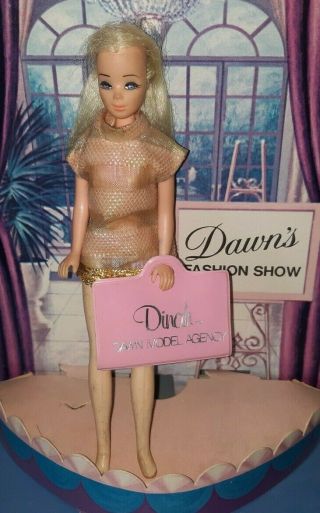 Vintage Topper Dawn Dinah Model All Orig.  Tlc $22.  99