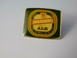 Carling Brading Beer Bottle Vintage Hat Metal Pin Button Brewery Advertising